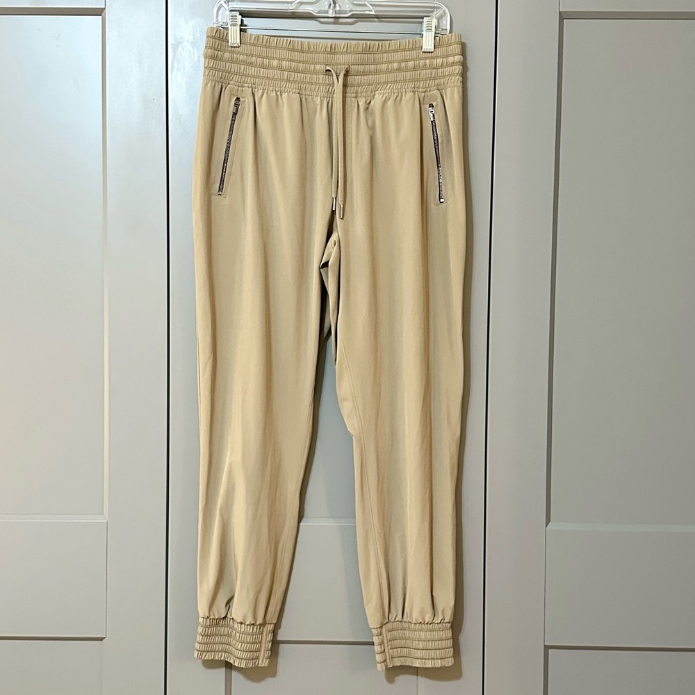 Athleta Camden Jogger Brownstone Beige Stretch Pockets Relaxed Women’s Size 8